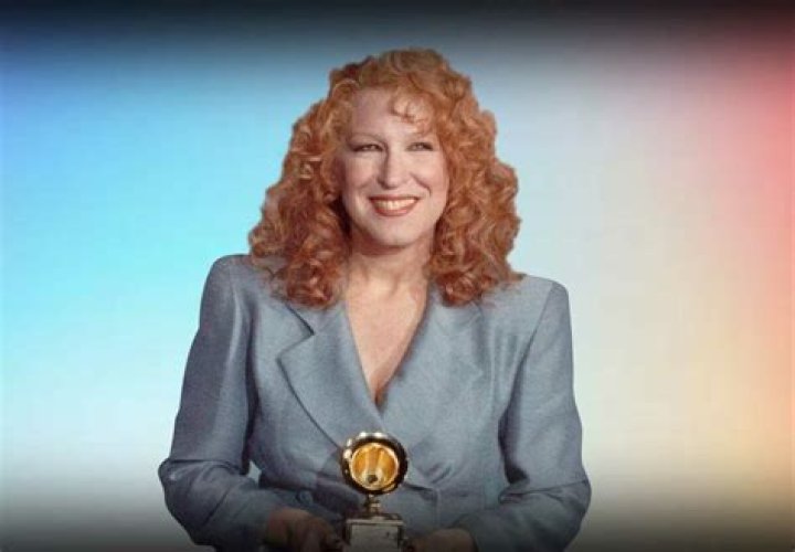 Bette Midler Net Worth: Houses & Charities