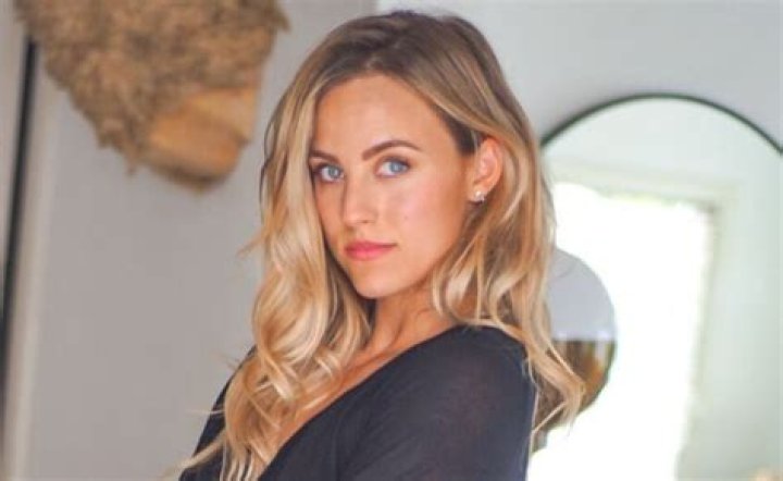 Cole Caufield Wiki, Age, Bio, Family, Brother, Height, Stats, Contract, Net Worth, Instagram